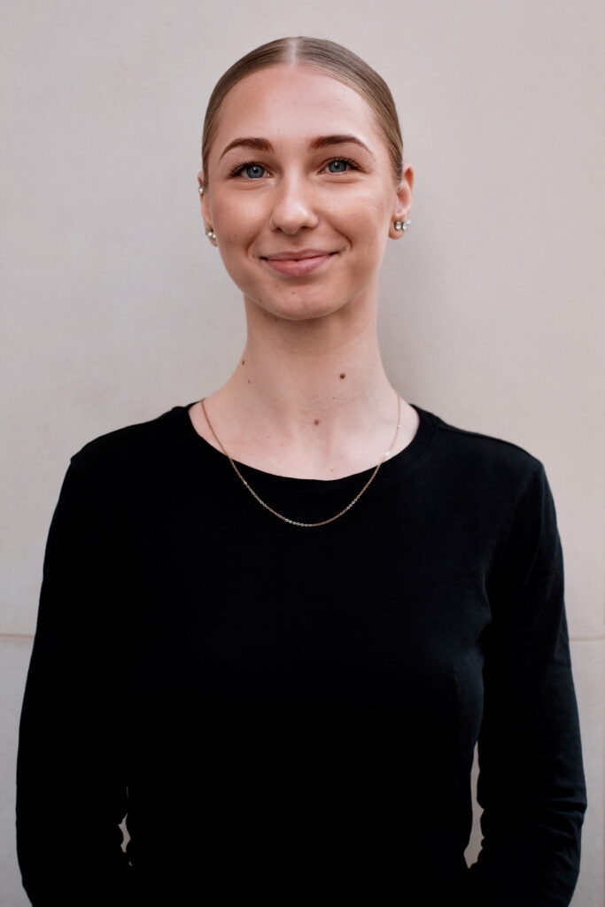Andreja - salon assistant